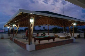  Hotel Cafe Plaza  Тулуа